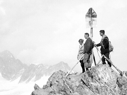 Alpinists on Piz Buin