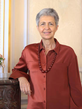 Dr. Monique Eloit