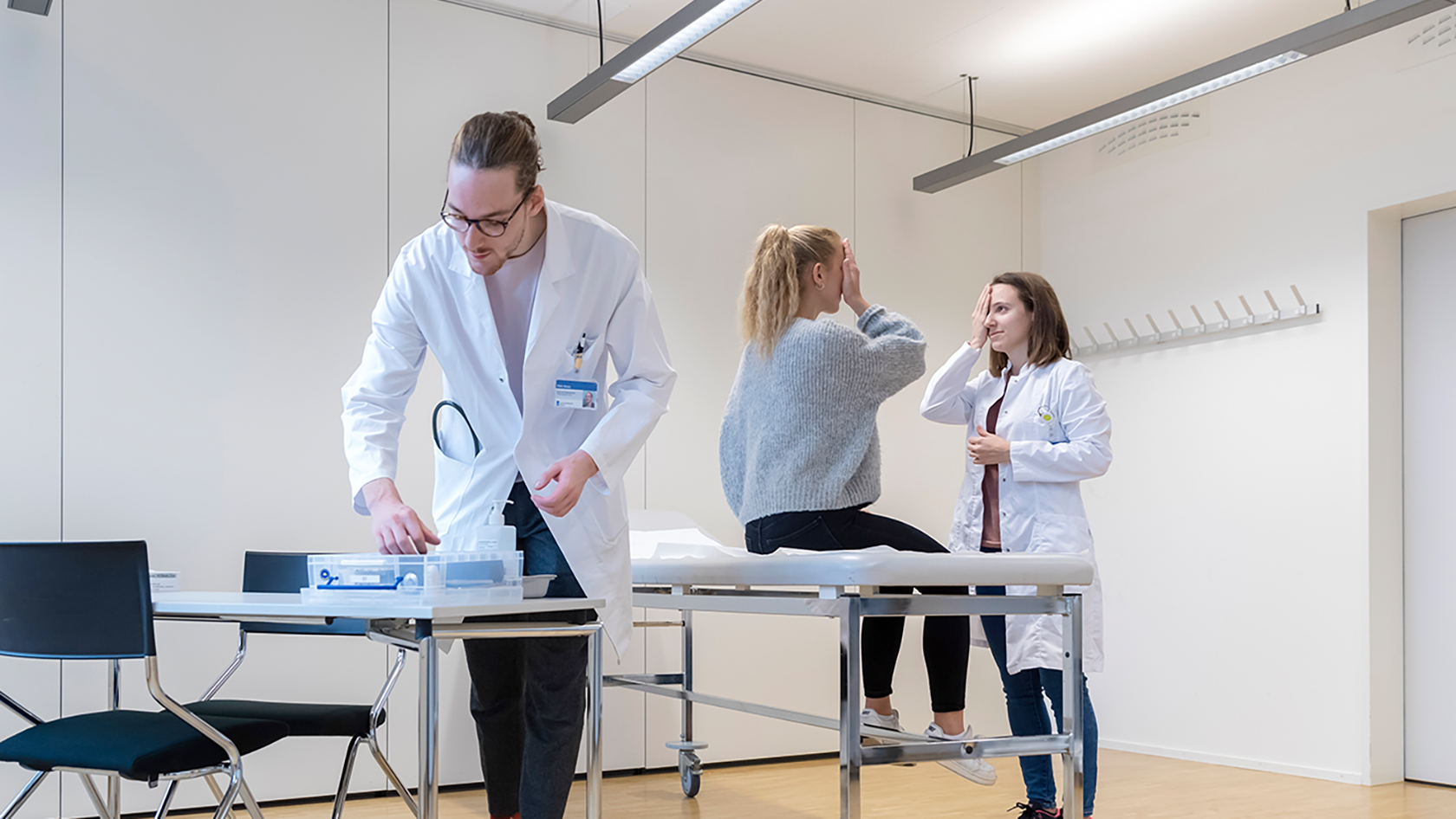 Grafik Studentinnen im Praktikum