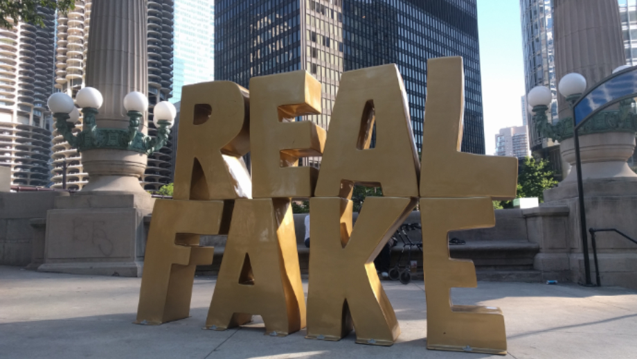 Symbolbild "Real Fake"