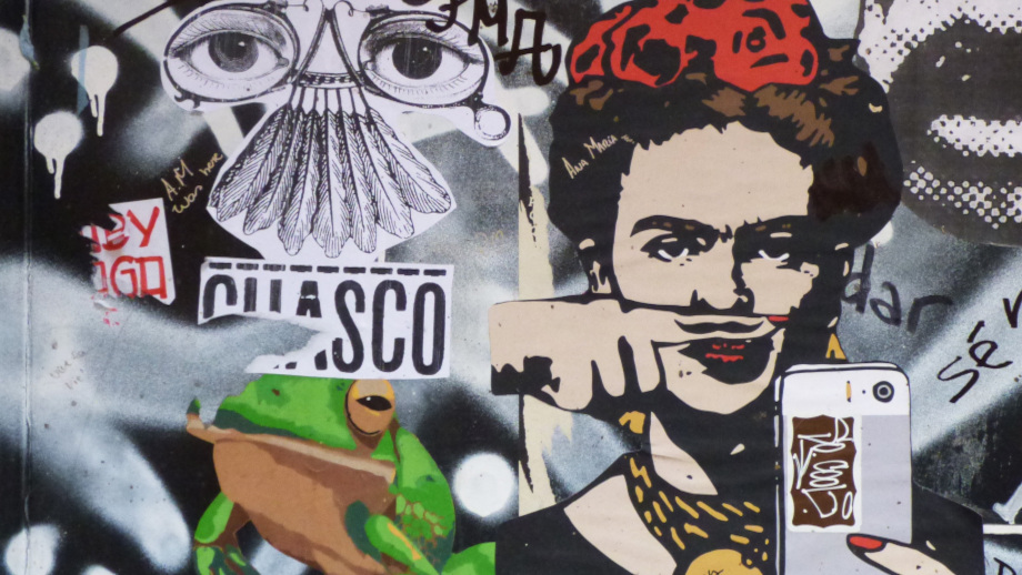 Grafik Graffiti Frida Kalo