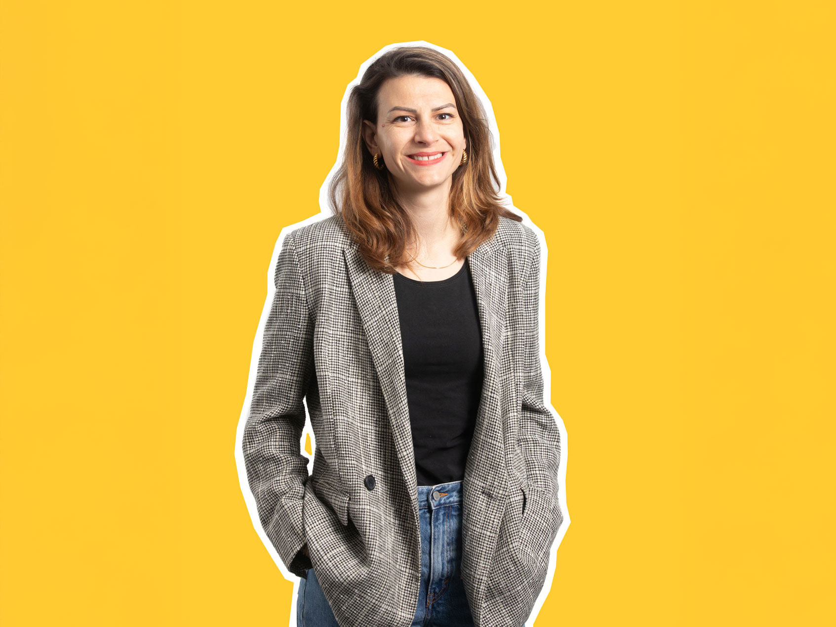 Emilija Erić ist Bauprojektmanagerin bei der Direktion Immobilien und Betrieb: «Ich schätze das breite Immobilienportfolio und die Möglichkeit, mich in verschiedenen Themenbereichen auszuprobieren und meine Fähigkeiten weiterzuentwickeln. Besonders überzeugt mich der Führungsstil der Direktion Immobilien und Betrieb, welcher Eigenverantwortung, Vertrauen und Offenheit fördert.»